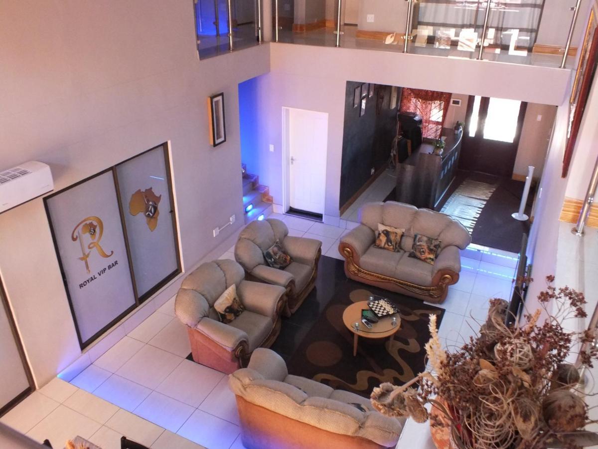 ווינדהוק Royal Castle Guest House מראה חיצוני תמונה