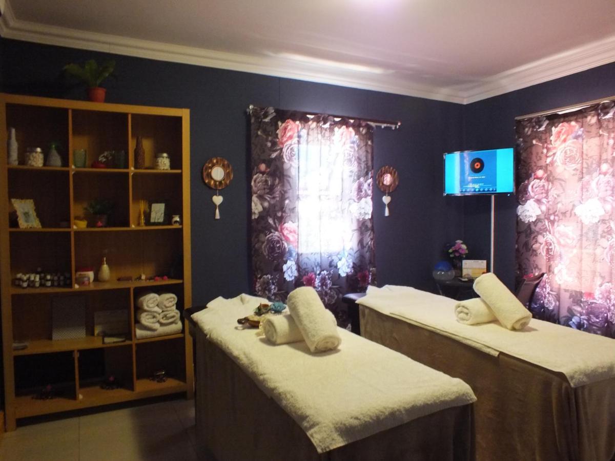 ווינדהוק Royal Castle Guest House מראה חיצוני תמונה