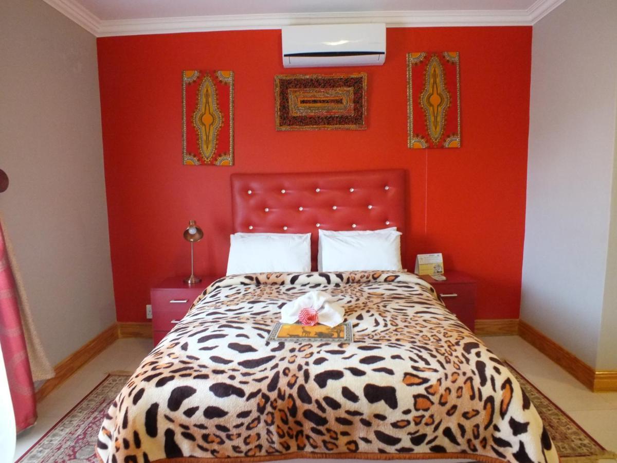 ווינדהוק Royal Castle Guest House מראה חיצוני תמונה