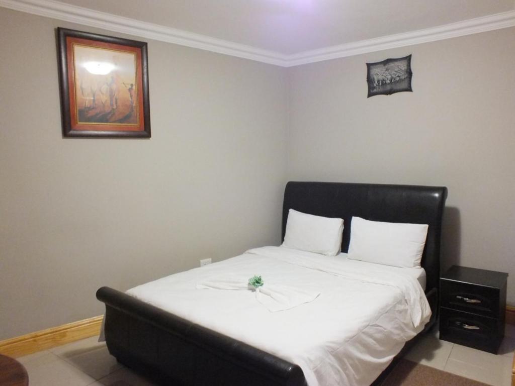 ווינדהוק Royal Castle Guest House מראה חיצוני תמונה