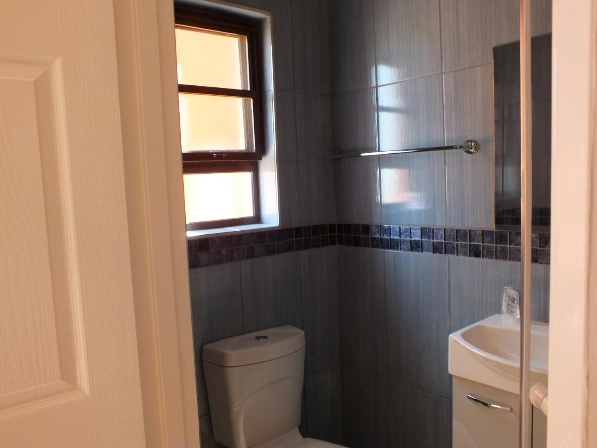 ווינדהוק Royal Castle Guest House מראה חיצוני תמונה