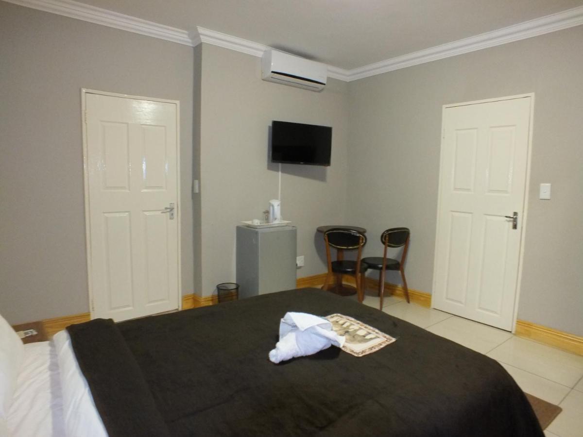 ווינדהוק Royal Castle Guest House מראה חיצוני תמונה
