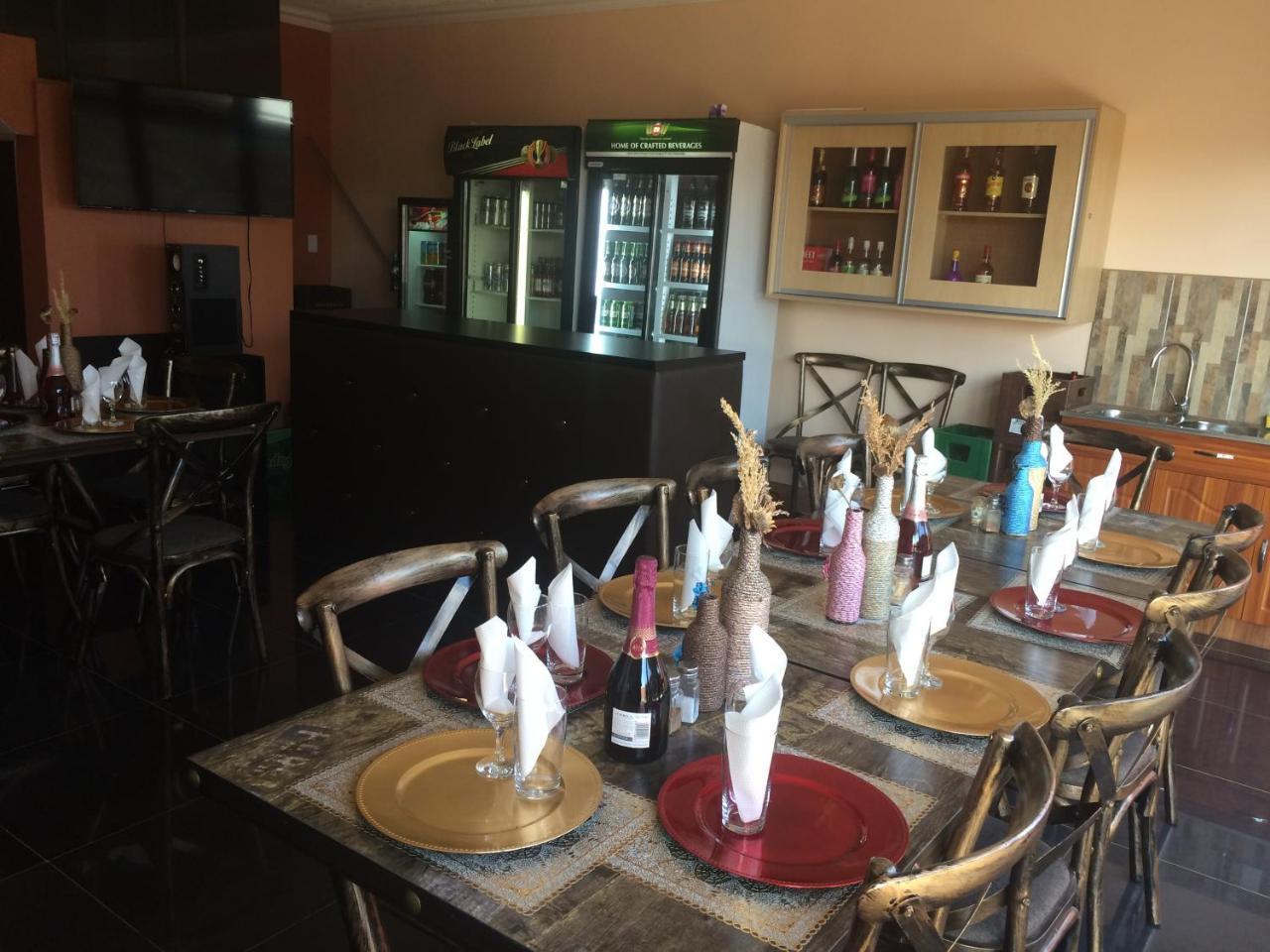 ווינדהוק Royal Castle Guest House מראה חיצוני תמונה